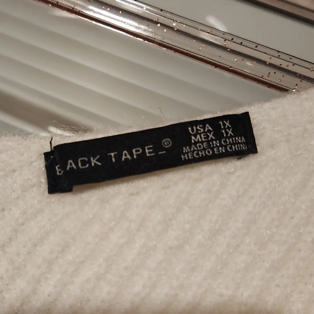 Black Tape Ivory V-Neck Sweater - Picture 3 of 3